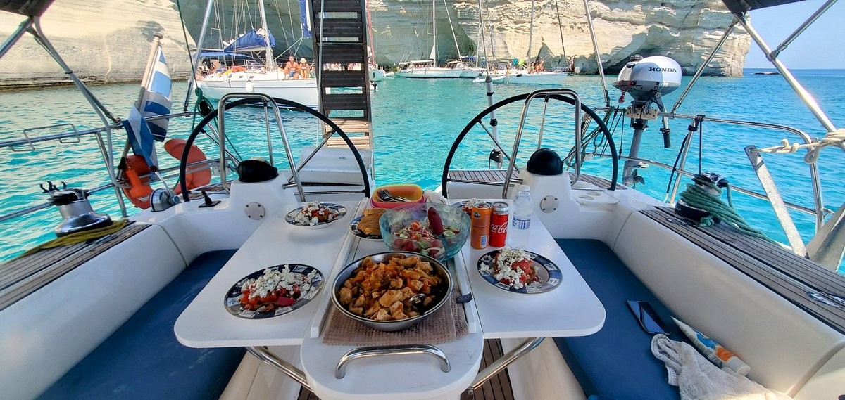 Milos: Full Day Cruise at Kleftiko Poliegos with food and drinks